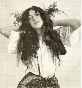 Evelyn as a gypsy in The Wild Rose