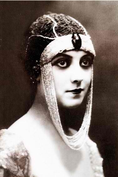 Victorian headdresses were often unique creations. 